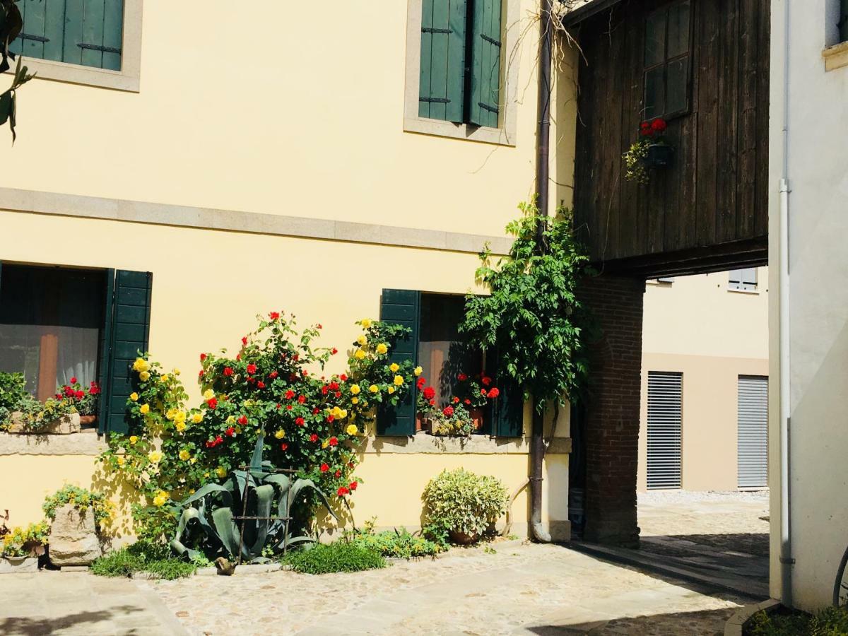 Interno 2 Este Centro Exterior photo